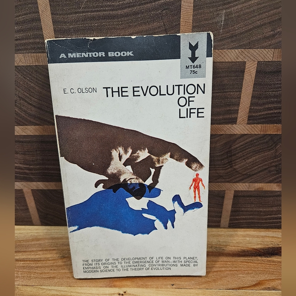 Vintage 1966 First Printing Paperback Book of THE EVOLUTION OF LIFE